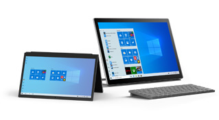 Ein Windows 10 2-in-1 neben einem Windows 10-Desktopcomputer, wobei beide Geräte Startbildschirme anzeigen